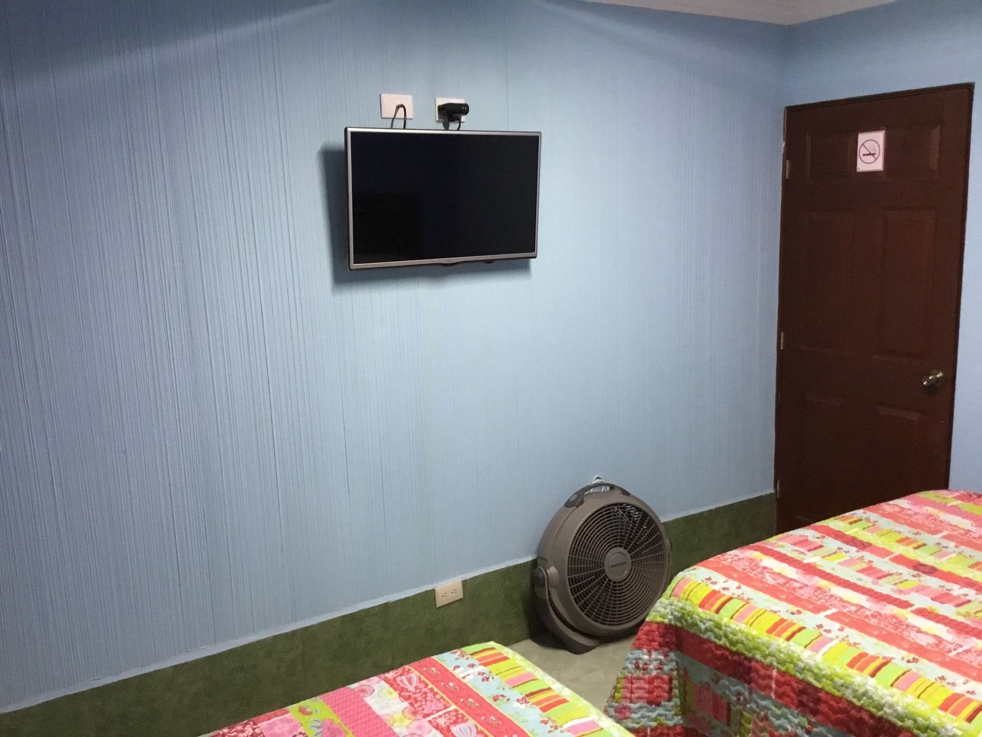 Euro Hostal Гватемала Экстерьер фото