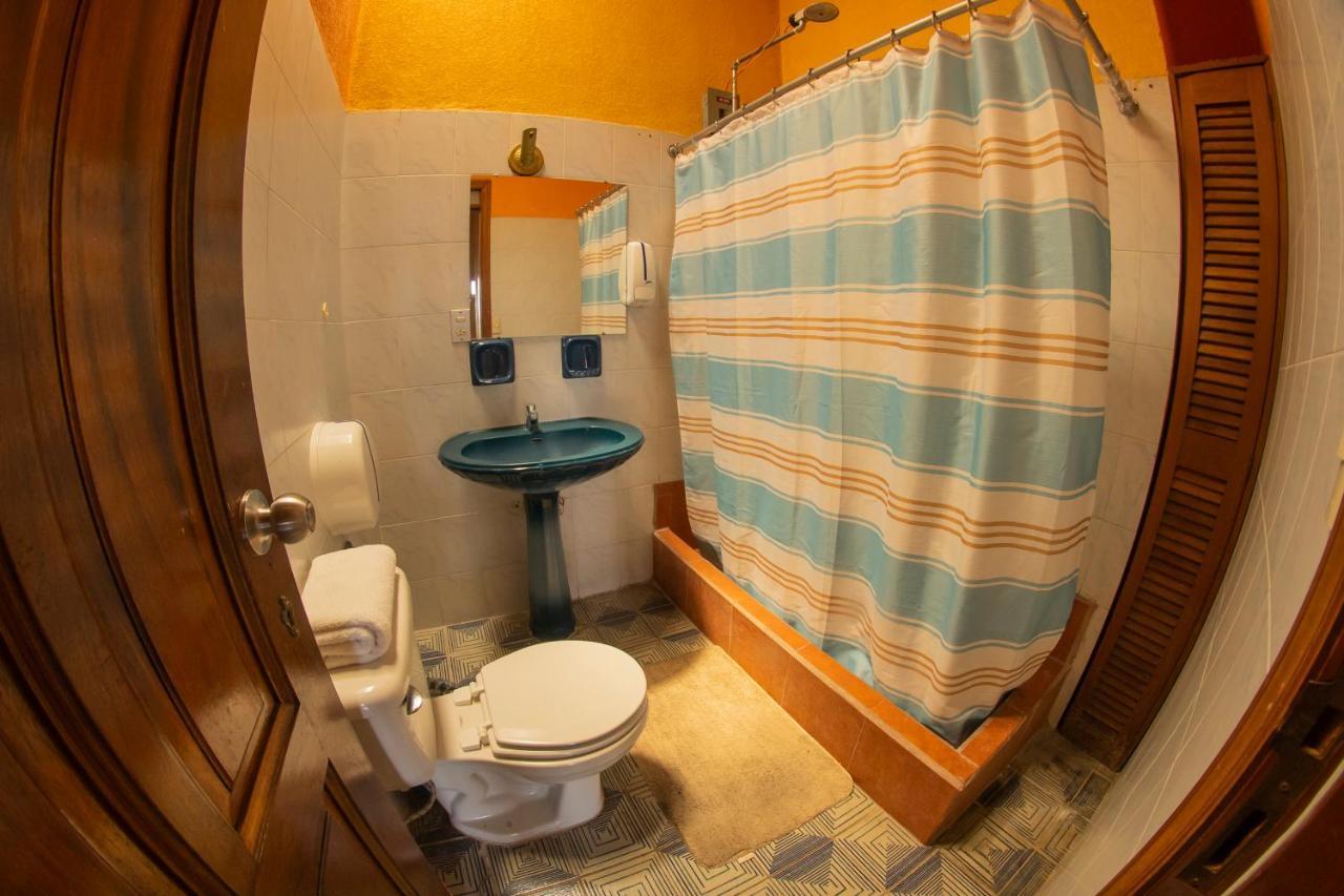 Euro Hostal Гватемала Экстерьер фото