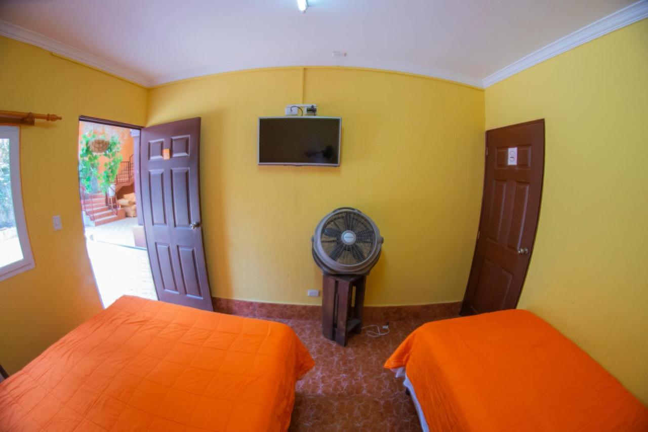 Euro Hostal Гватемала Экстерьер фото
