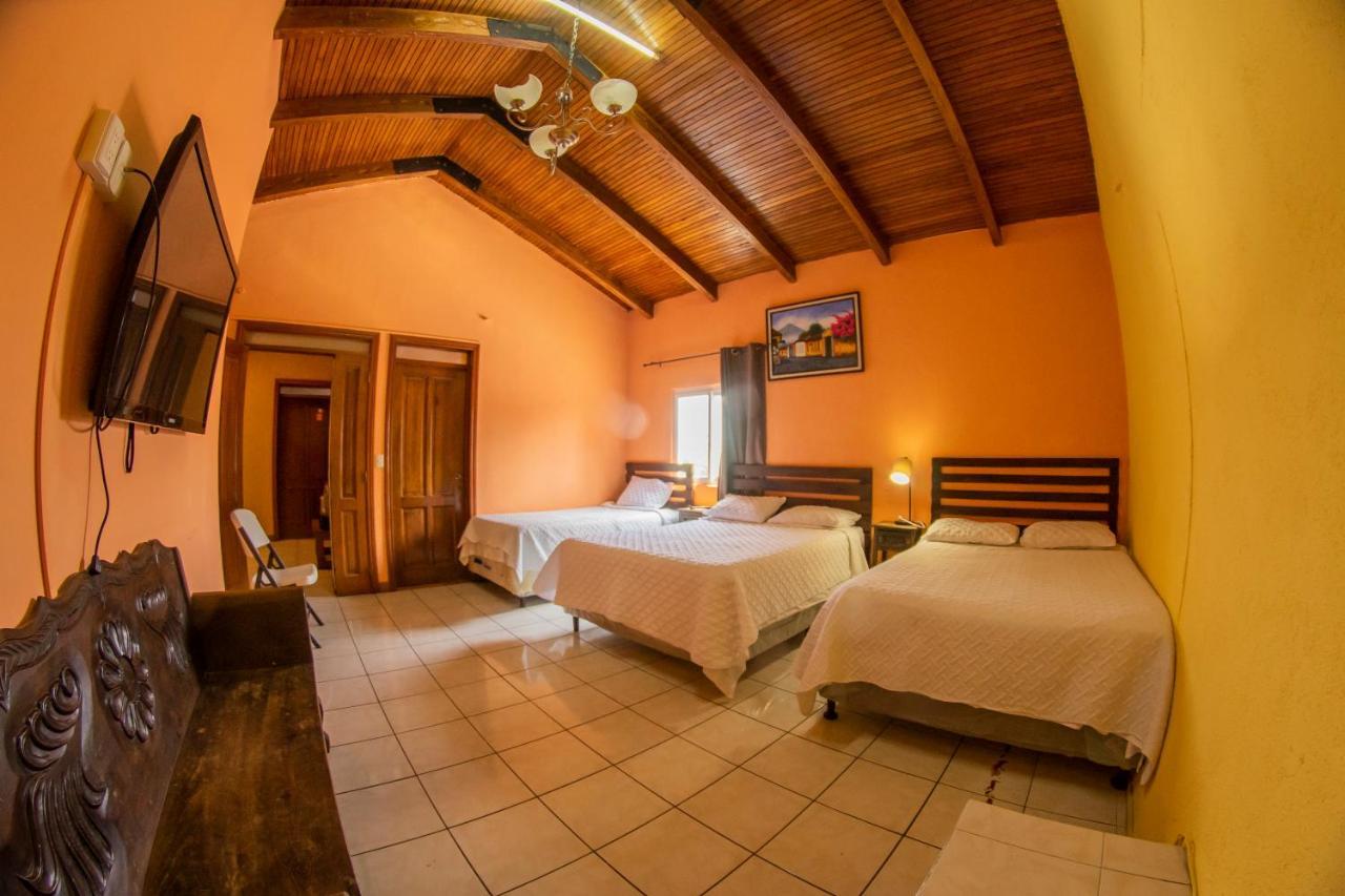 Euro Hostal Гватемала Экстерьер фото